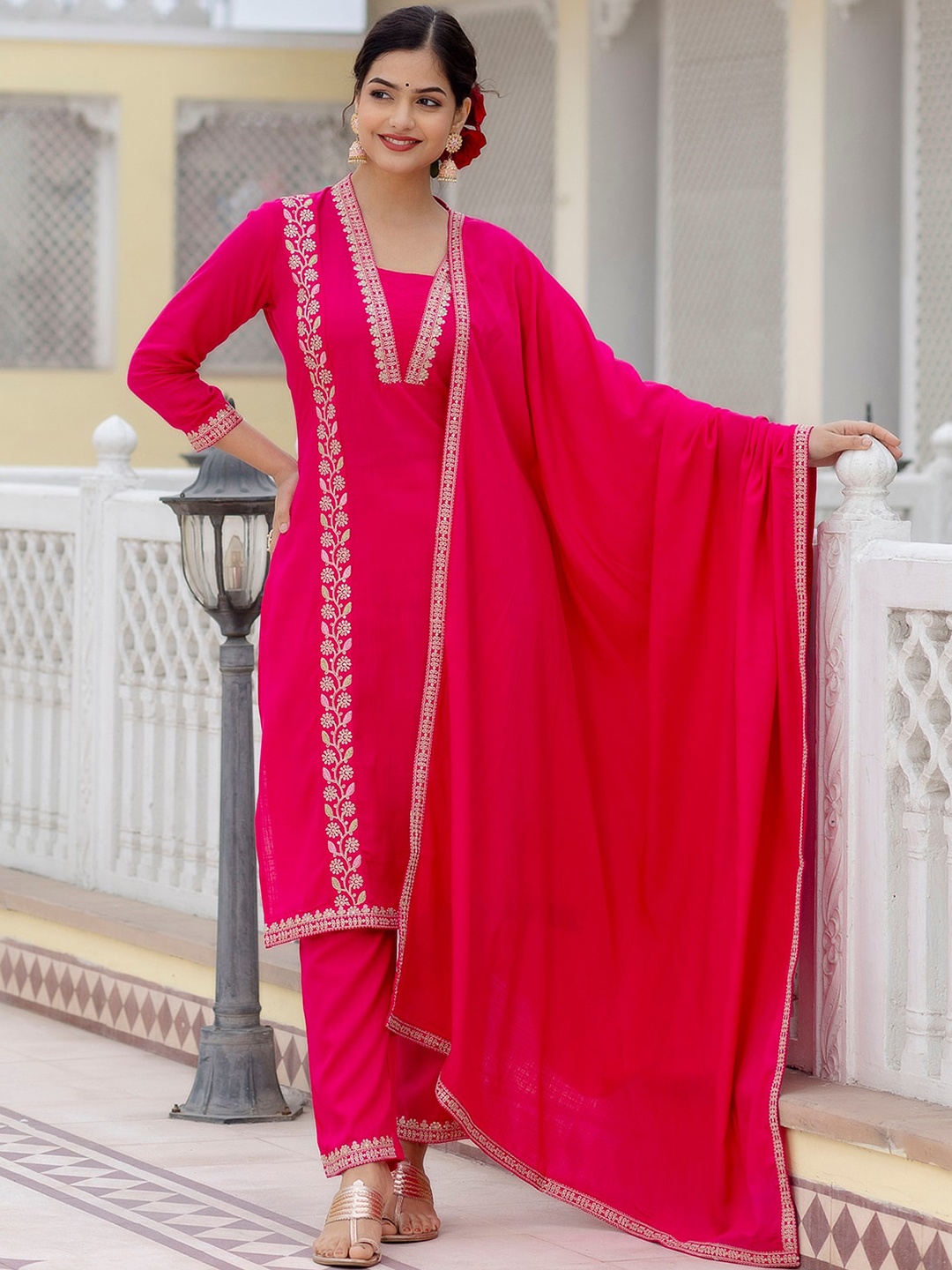 

OMASK Floral Embroidered Regular Kurta with Trousers & With Dupatta, Fuchsia