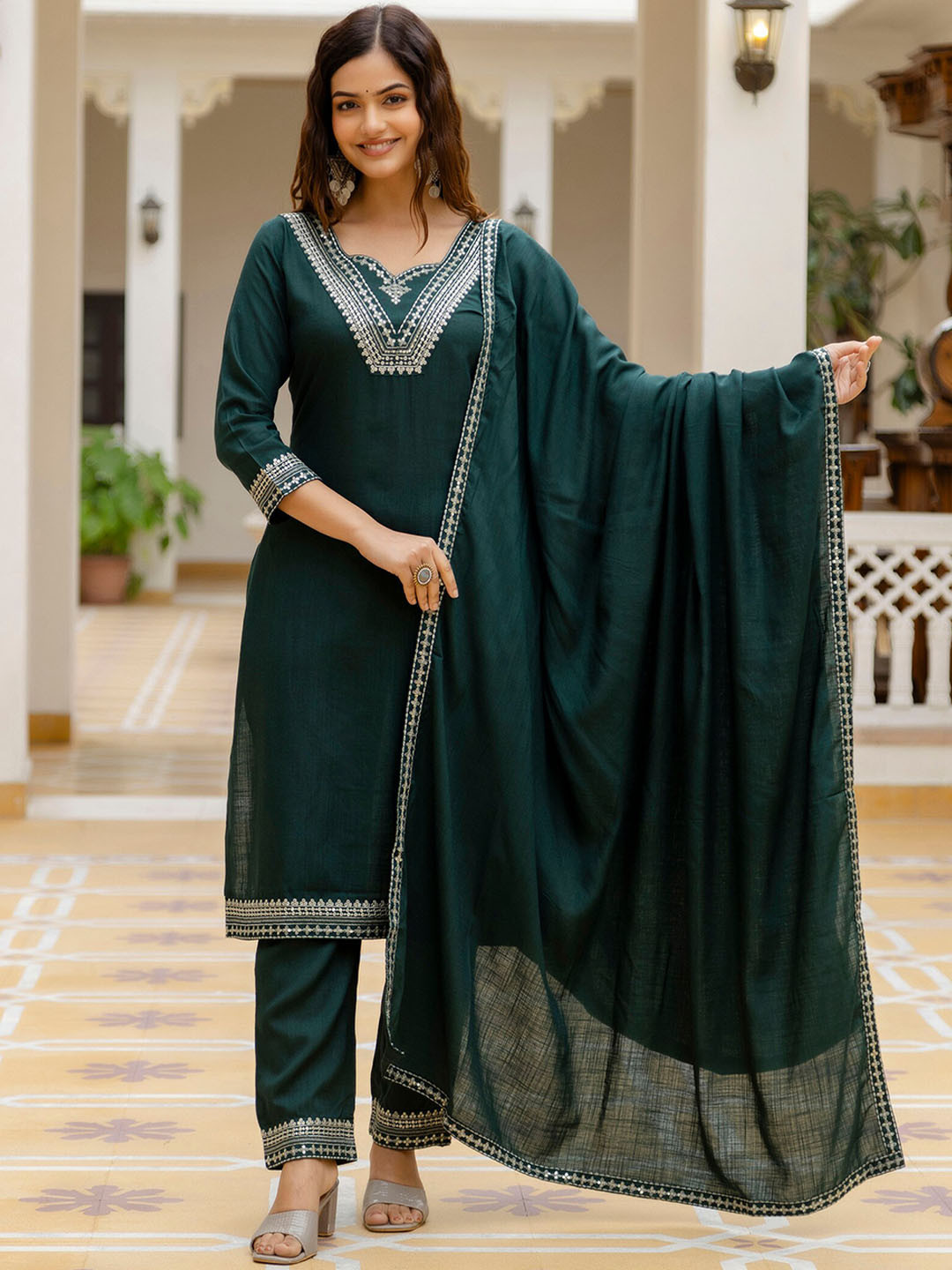 

OMASK Embroidered Regular Sequinned Kurta with Trousers & With Dupatta, Green