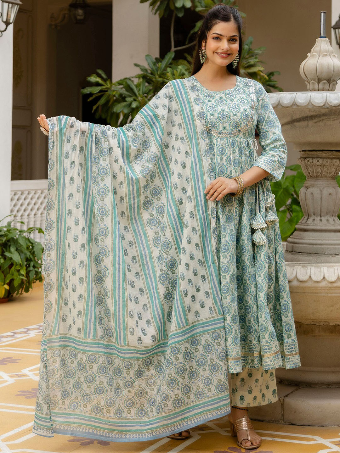 

OMASK Floral Embroidered Empire Gotta Patti Pure Cotton Kurta with Trousers & With Dupatta, Green