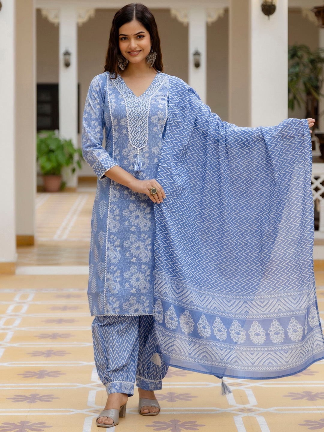 

OMASK Floral Yoke Design Empire Aari Work Pure Cotton Kurta With Patiala & Dupatta, Blue