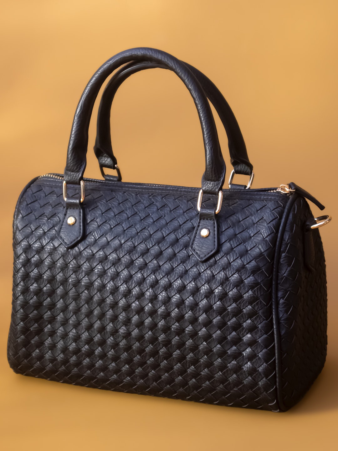 

Inc 5 Textured Structured Handheld Bag, Black