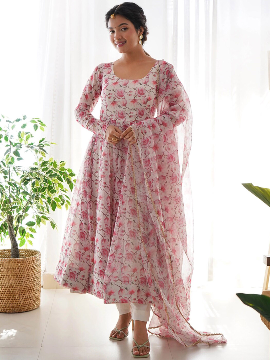 

KALINI Floral Printed Round Neck Gotta Patti Floral Anarkali Kurta With Dupatta, Pink