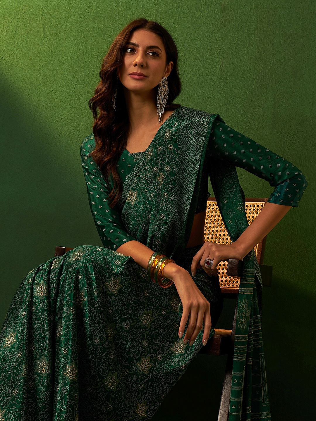 

Sangria Ethnic Floral Printed Saree, Green