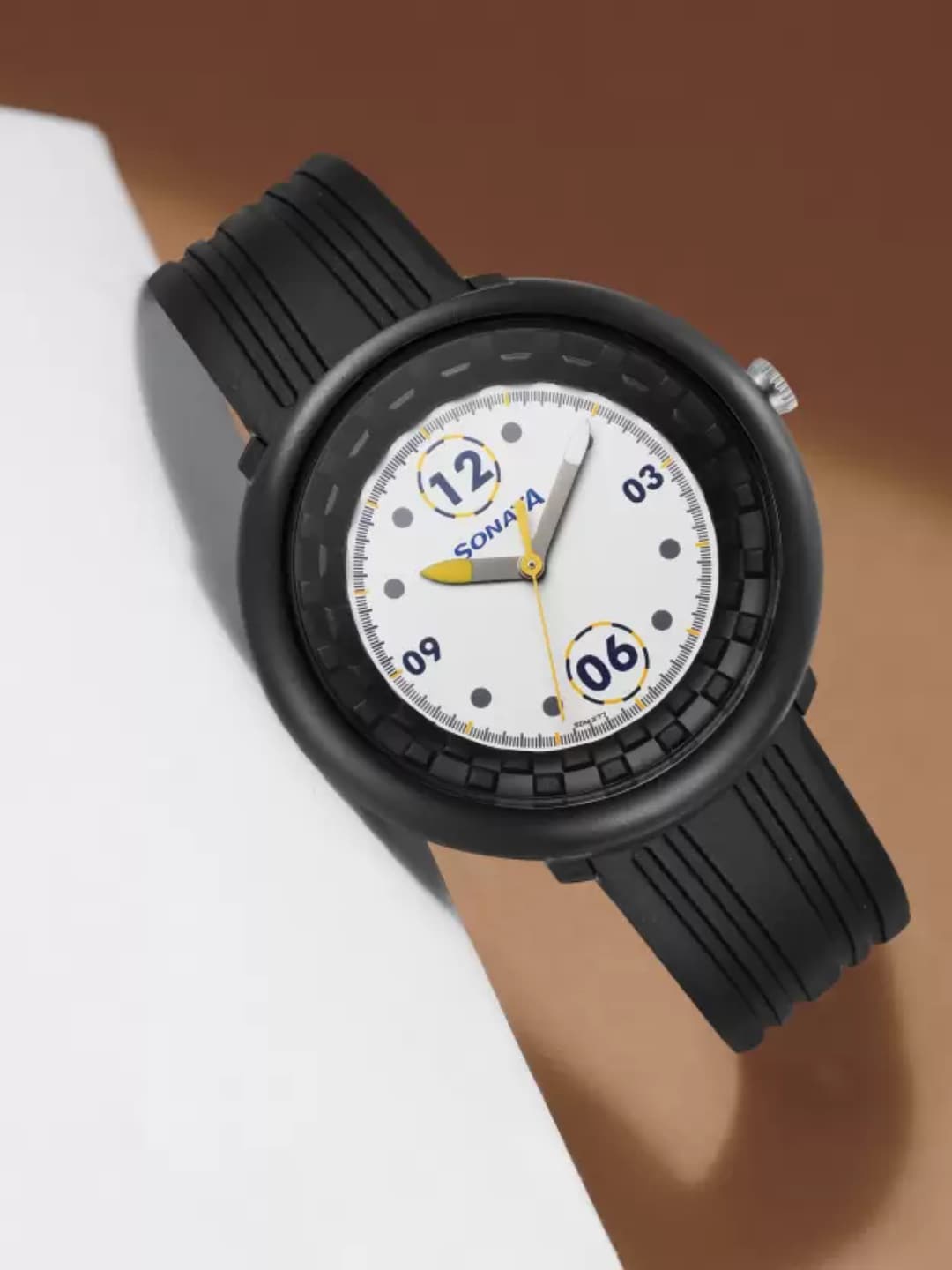 

Sonata Men Printed Dial & Wrap Around Straps Analogue Watch 77121PP04W, White