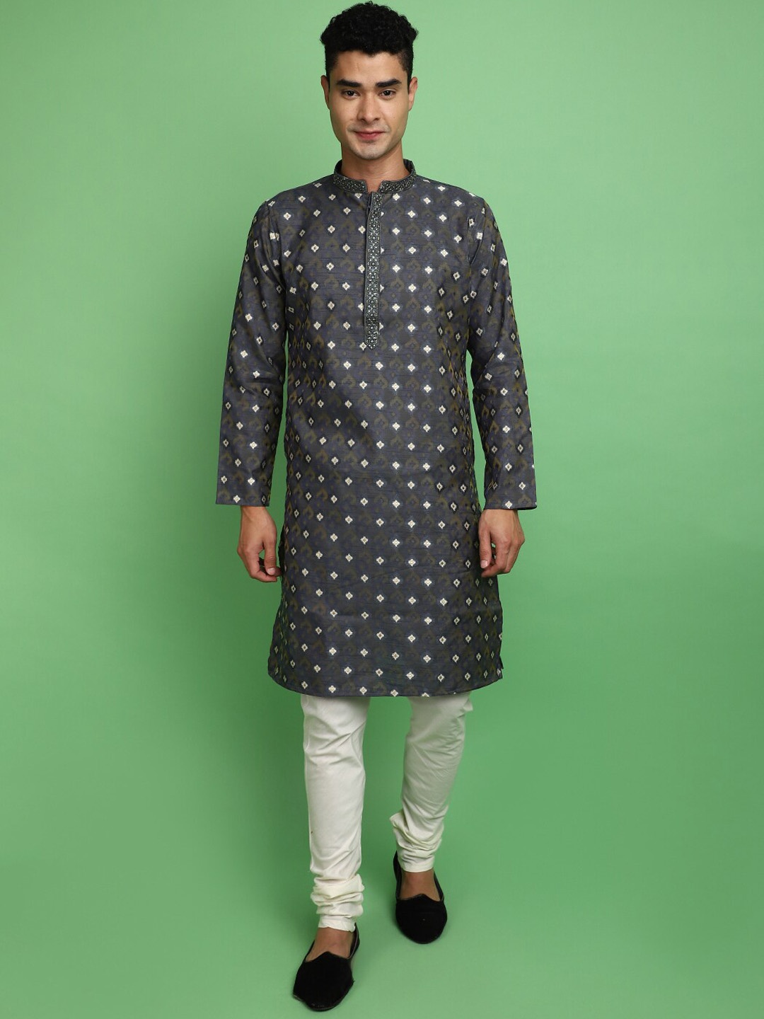 

V-Mart Printed Regular Kurta with Churidar, Blue