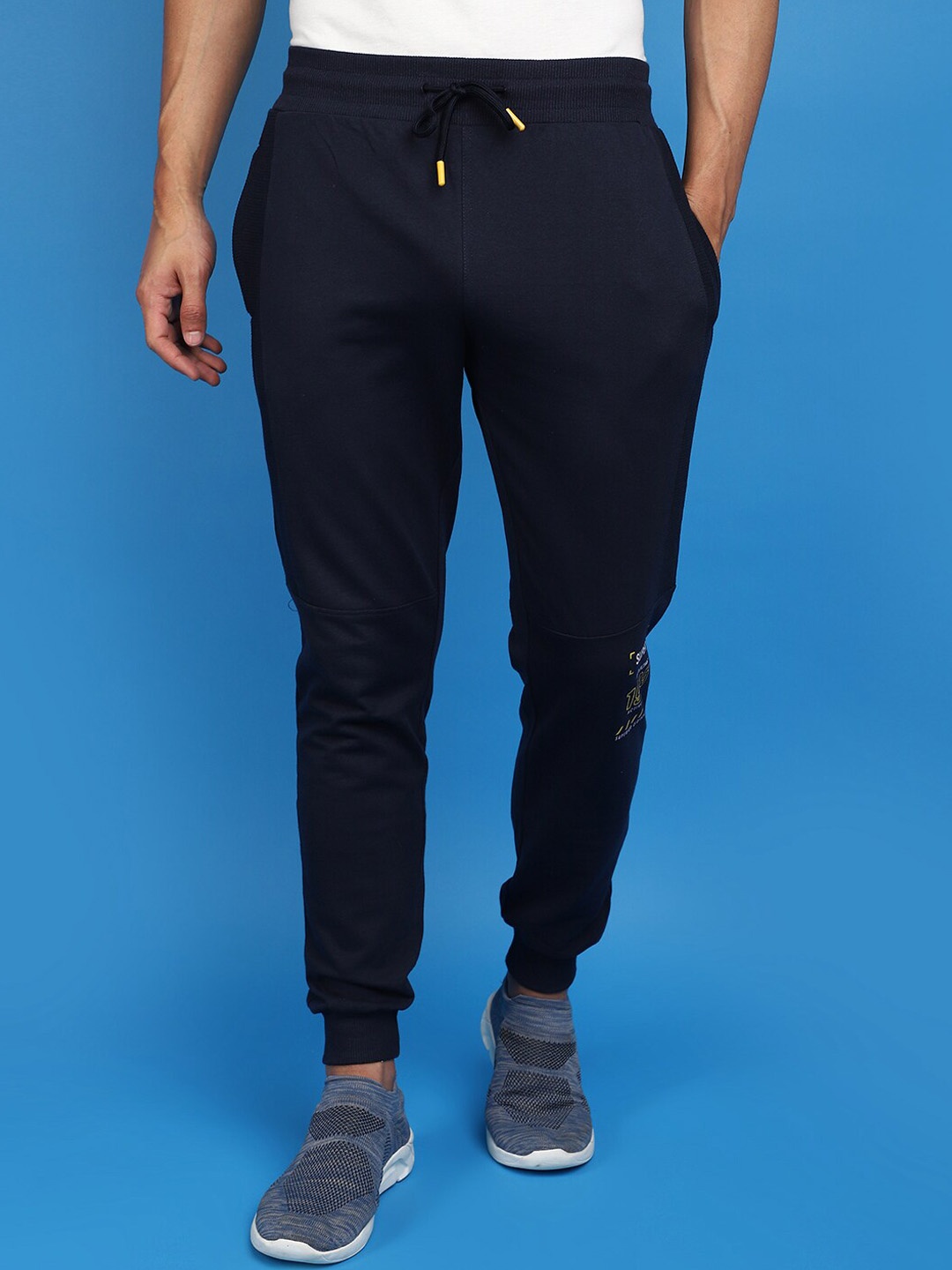 

V-Mart Men Mid-Rise Terry Cotton Joggers, Navy blue