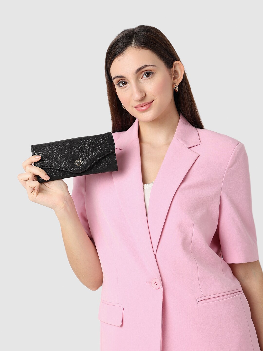 

Caprese Women Textured Envelope Wallet, Black