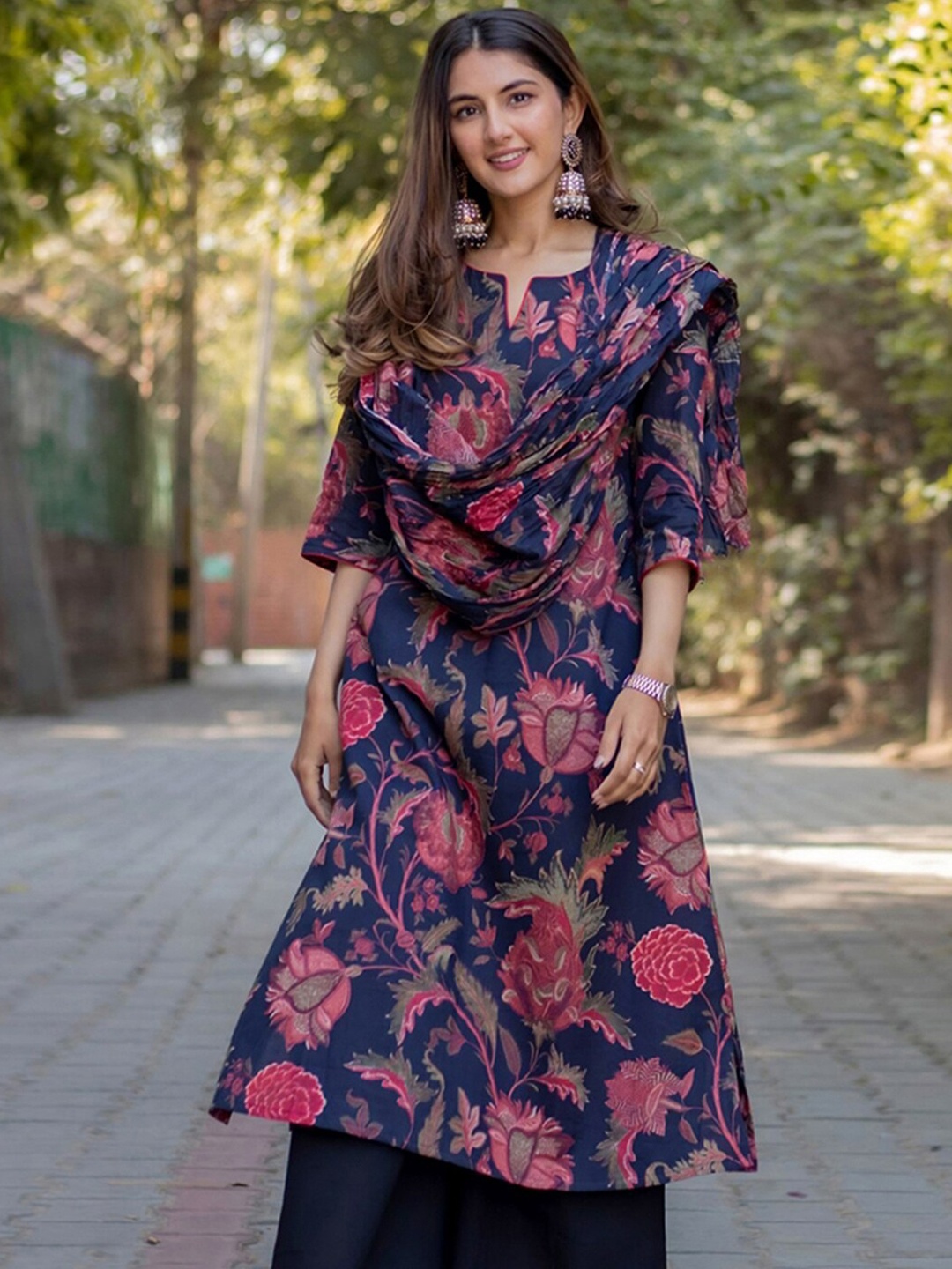 

SKYLEE Floral Printed Regular Kurta with Palazzos & With Dupatta, Navy blue