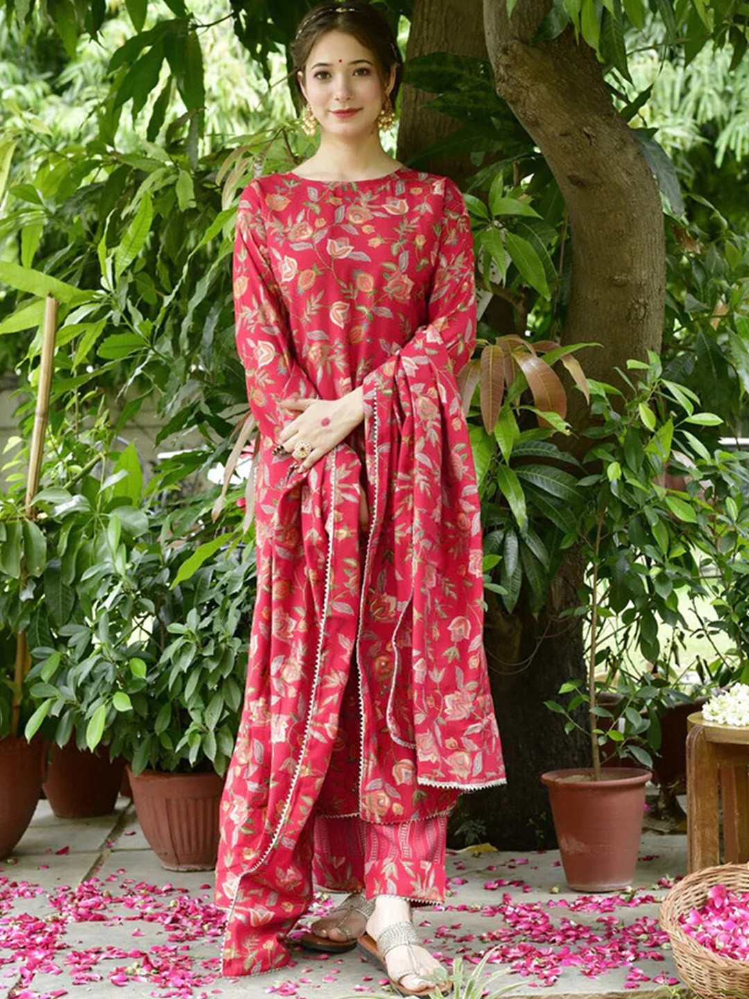 

KALINI Ethnic Motifs Printed Gotta Patti Straight Kurta with Trousers & With Dupatta, Red