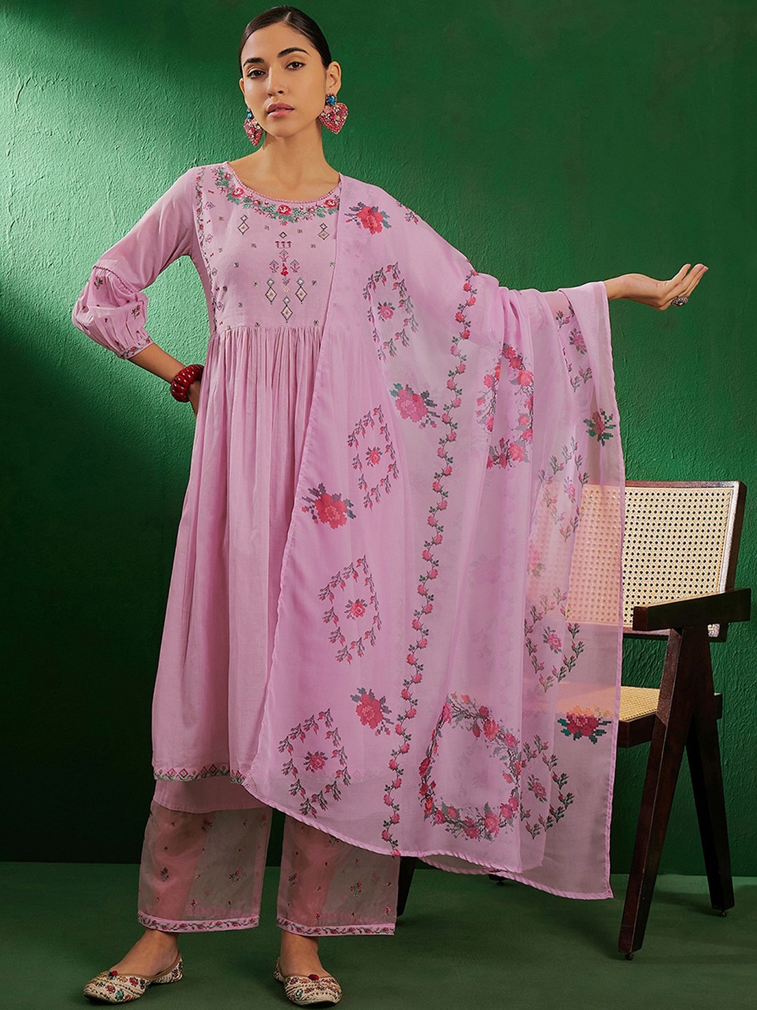 

Sangria Round neck three quarter sleeves Embroidered Kurta Set, Pink