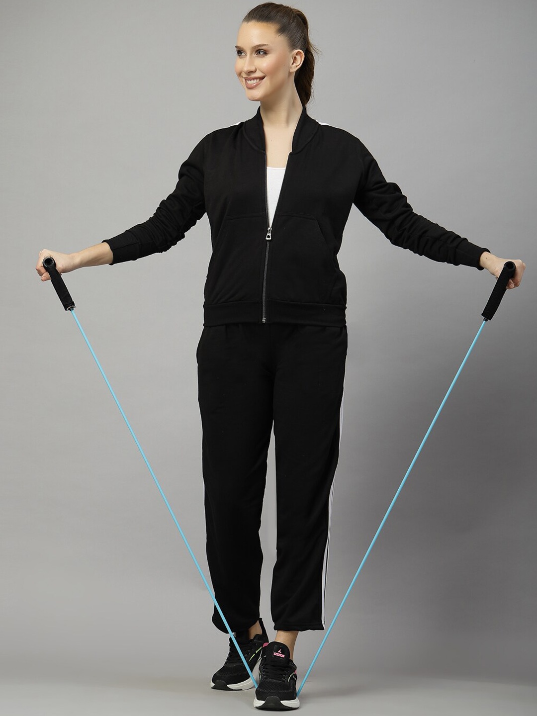 

UZARUS Long Sleeves Sports Track Suit, Black