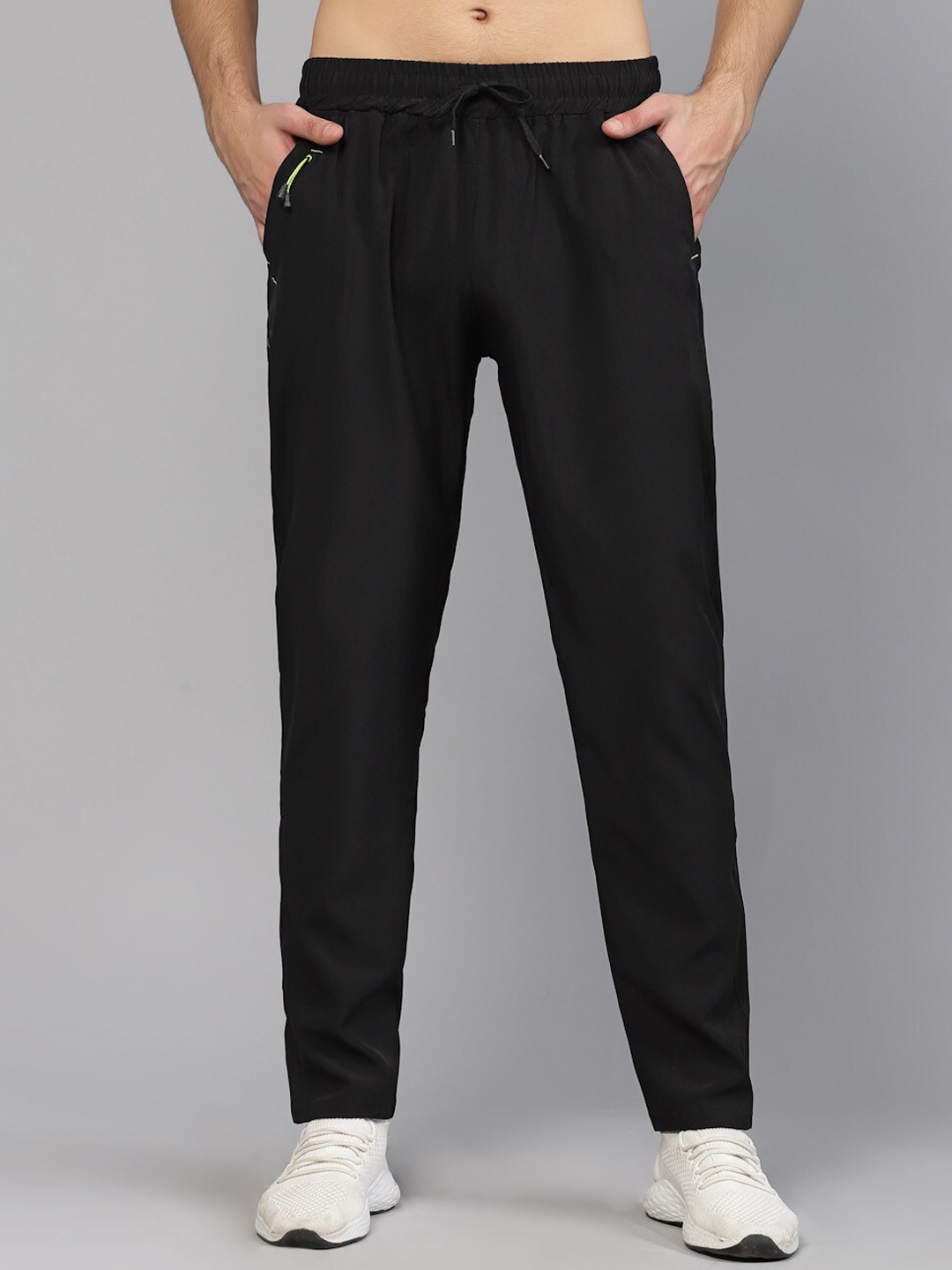 

UZARUS Men Mid-Rise Regular Fit Sports Track Pant, Black
