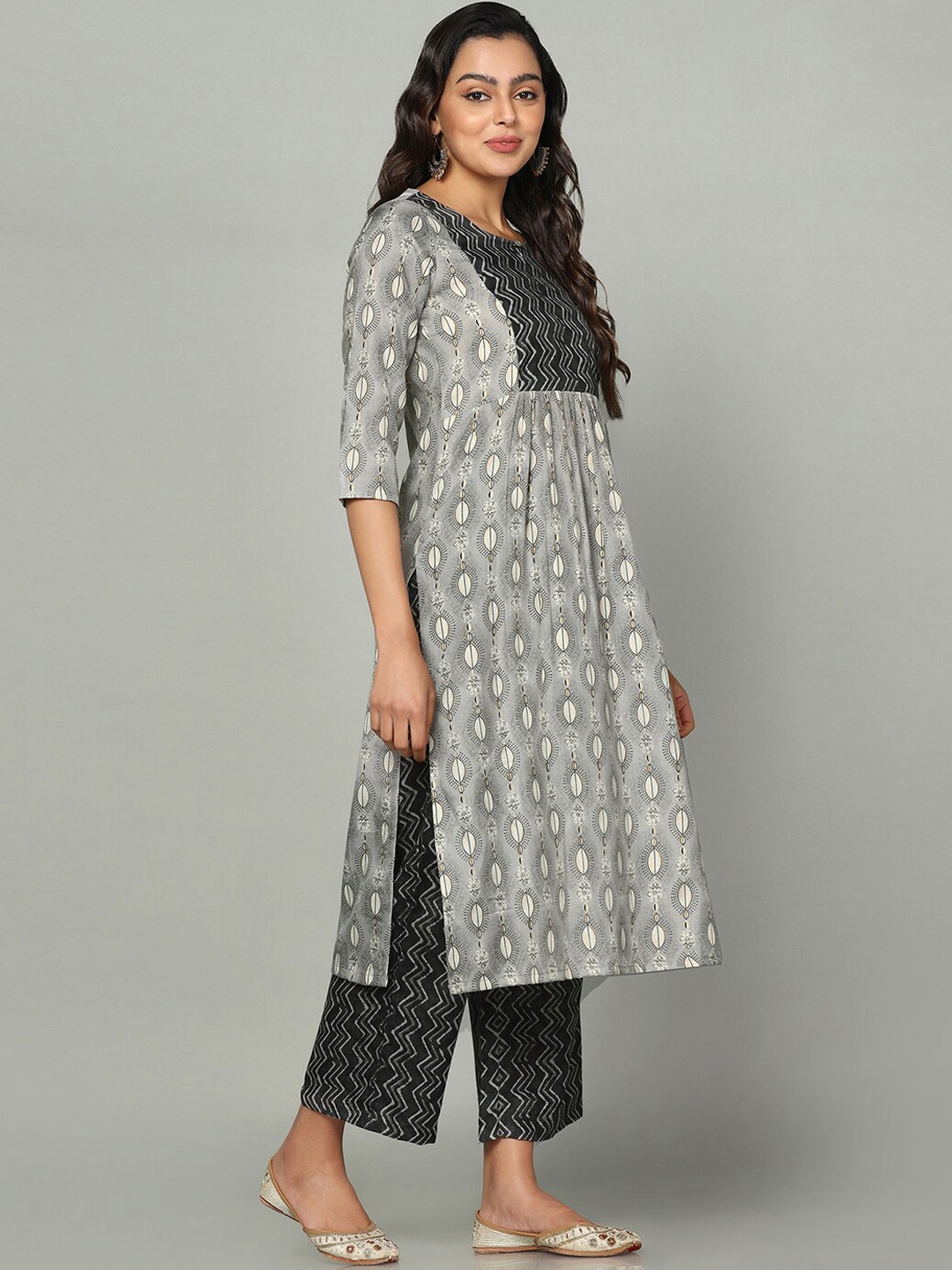 

KALINI Floral Printed Straight Kurta with Palazzos, Grey