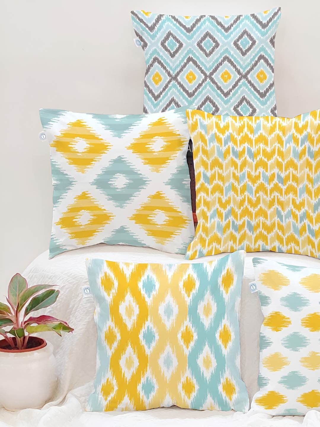 

CASA-NEST White & Yellow 5 Pieces Geometric Printed Cotton Square Cushion Covers