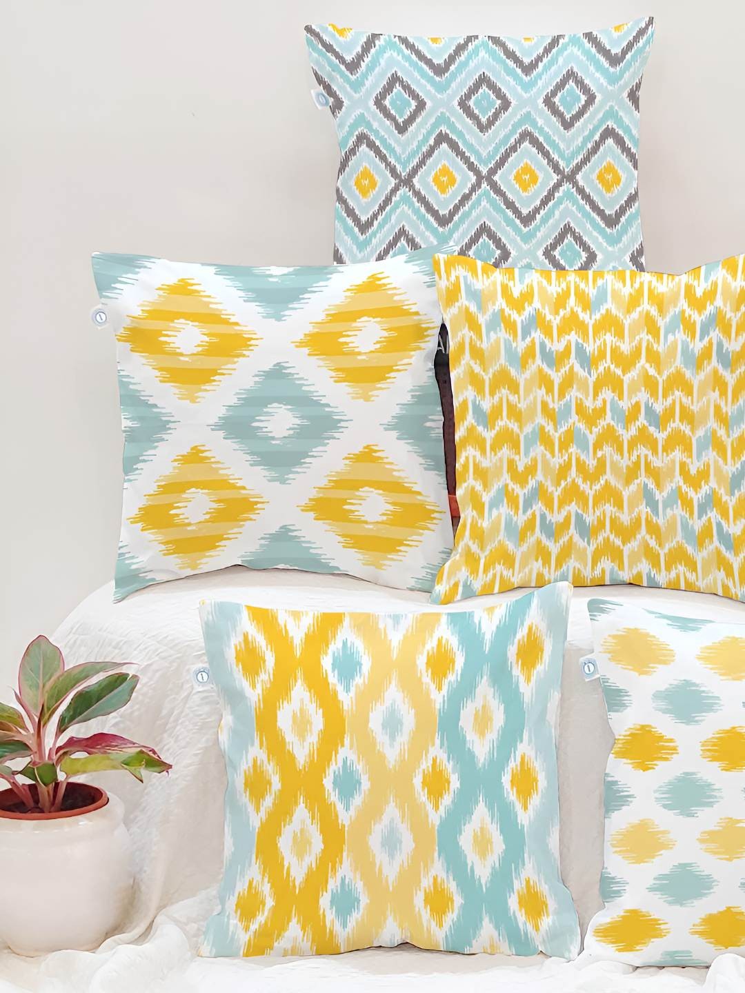 

CASA-NEST White & Yellow 5 Pieces Geometrical Printed Cotton Square Cushion Covers