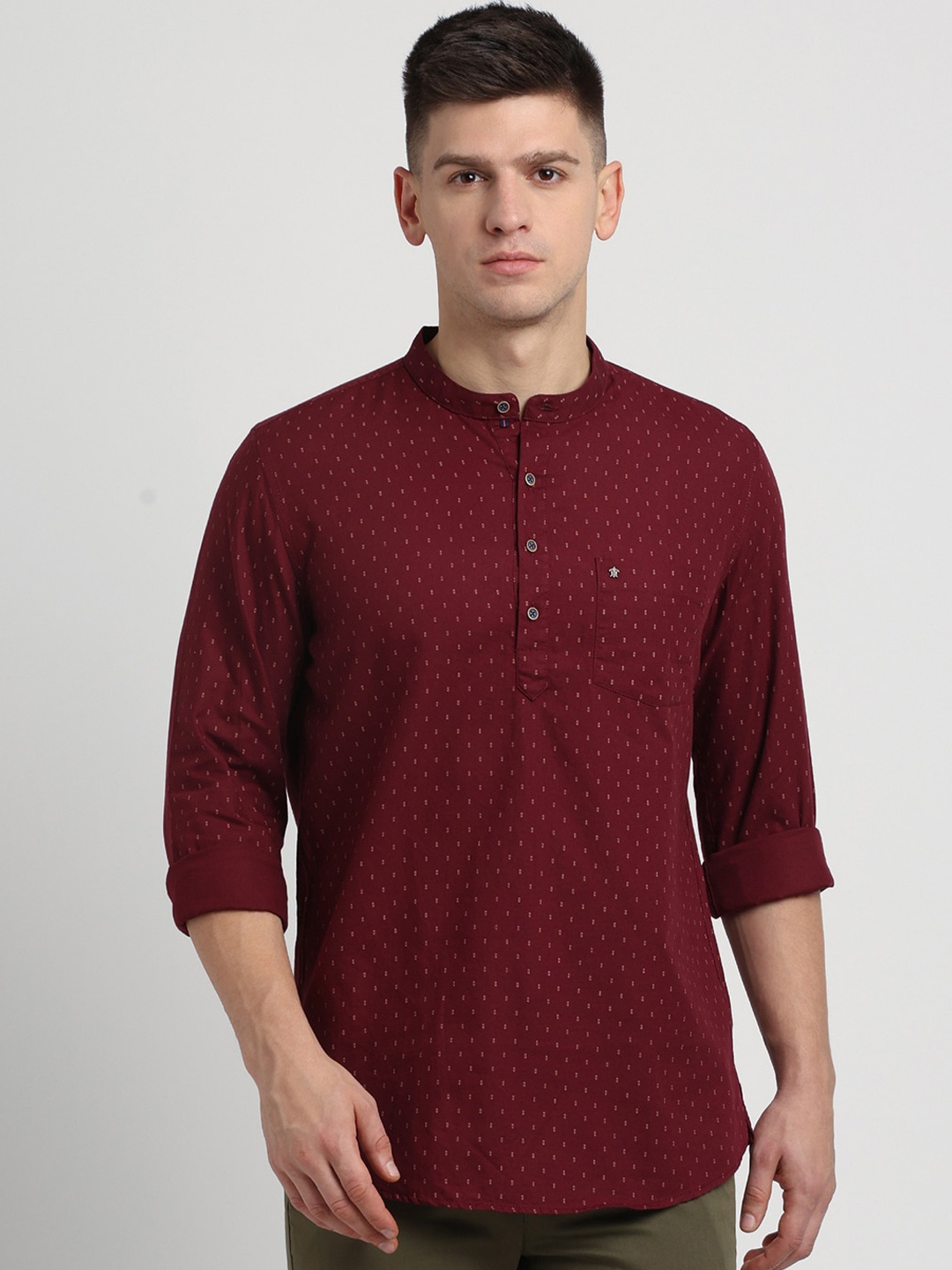 

Turtle Printed Long Sleeves Mandarin Collar Cotton Kurta, Maroon