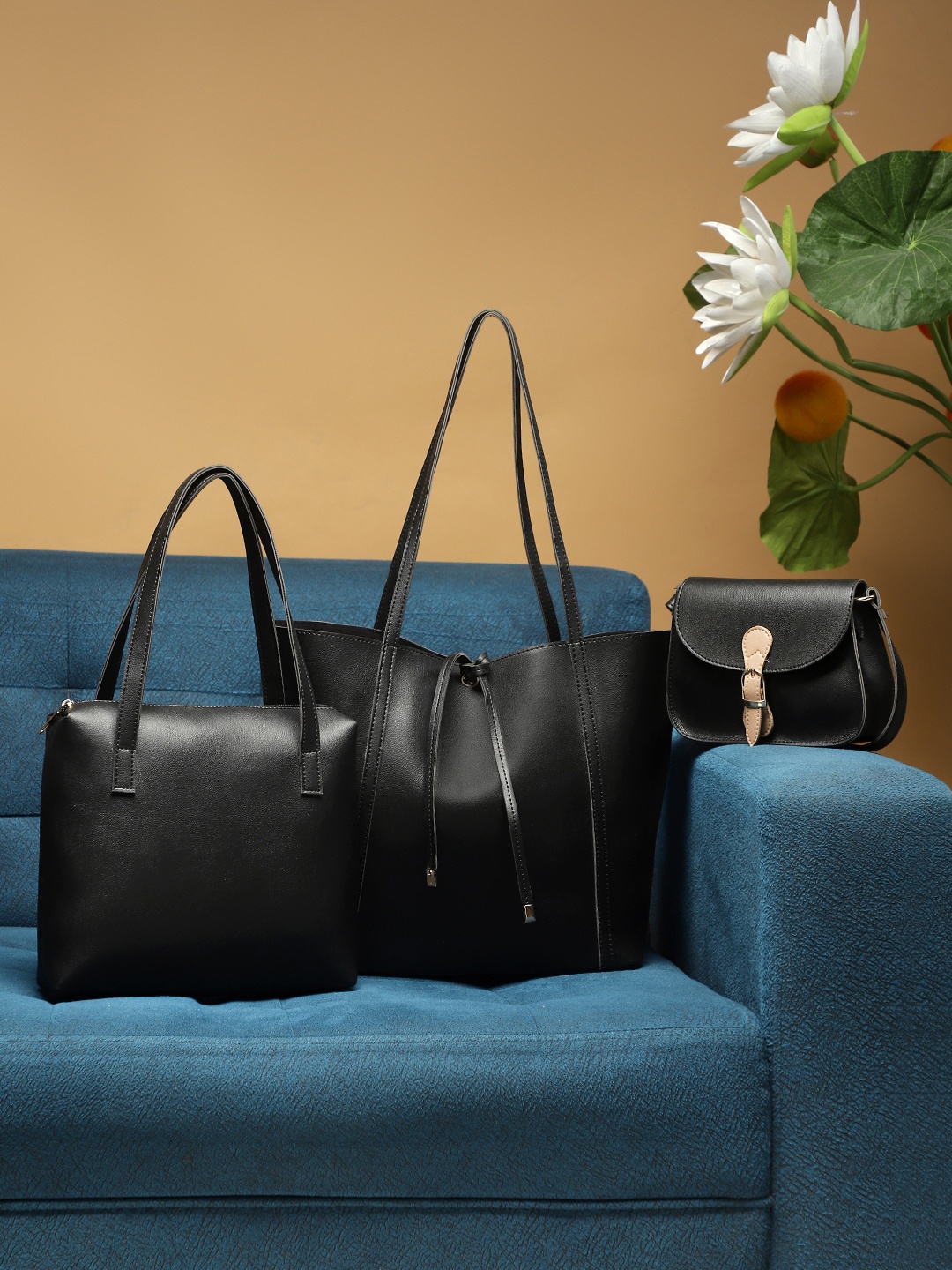 

LEGAL BRIBE Set of 3 Structured Handbags, Black