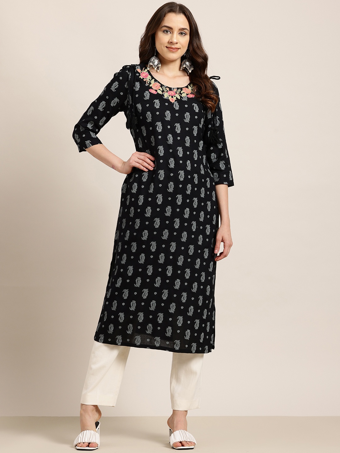 

HERE&NOW Women Ethnic Motifs Printed Thread Work Kurta, Black
