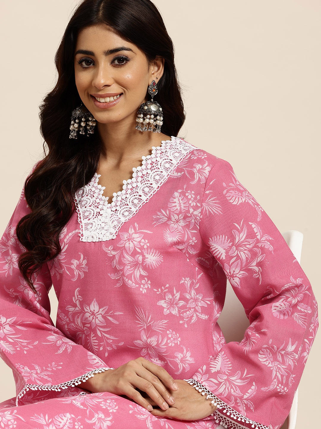 

HERE&NOW Floral Print Flared Sleeves Straight Kurta, Pink