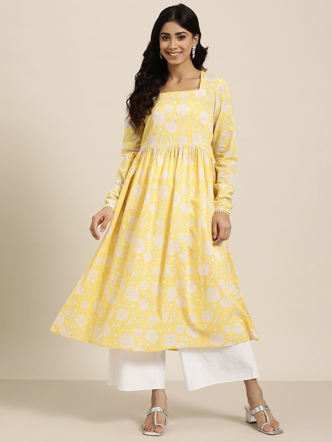 

HERE&NOW Floral Printed A-Line Pleated Kurta, Yellow