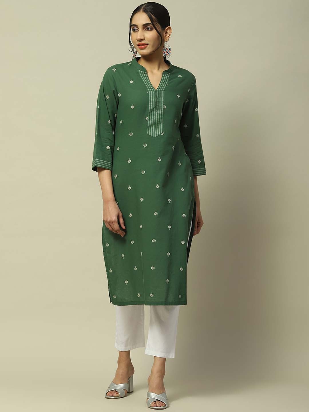 

Rangriti Floral Printed Mandarin Collar Regular Cotton Straight Kurta, Green