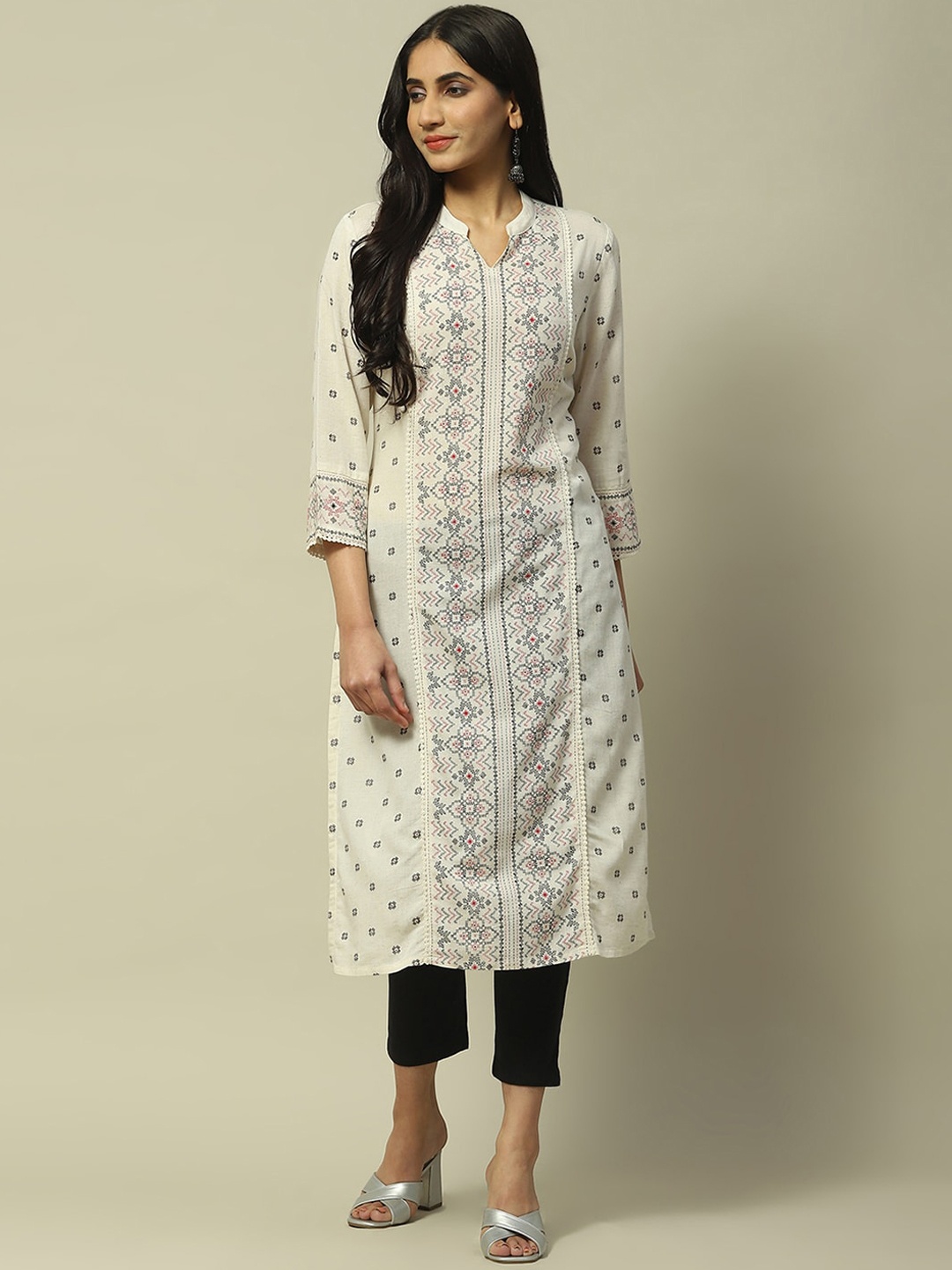 

Rangriti Abstract Printed V-Neck Regular Sleeves Strigth Kurta, Off white