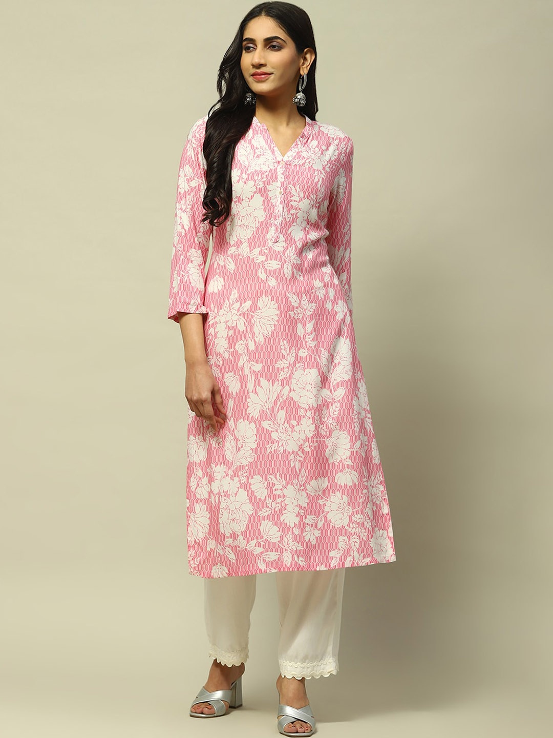 

Rangriti Floral Printed V Neck Straight Kurta, Pink