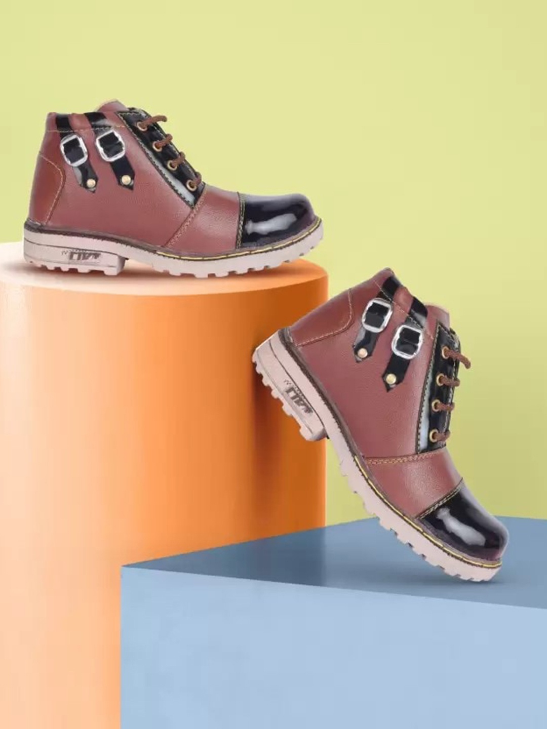 

BAESD Boys Colourblocked Buckle Detailed Boots, Brown