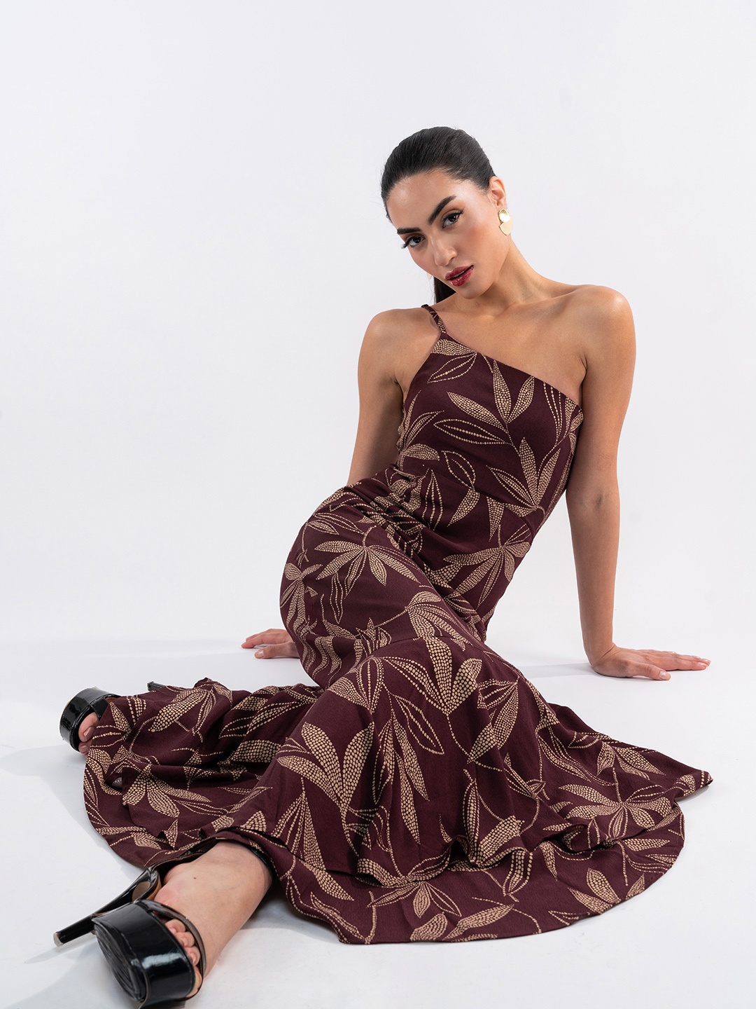 

Stylecast X Hersheinbox Floral Printed One Shoulder Maxi Dress, Brown