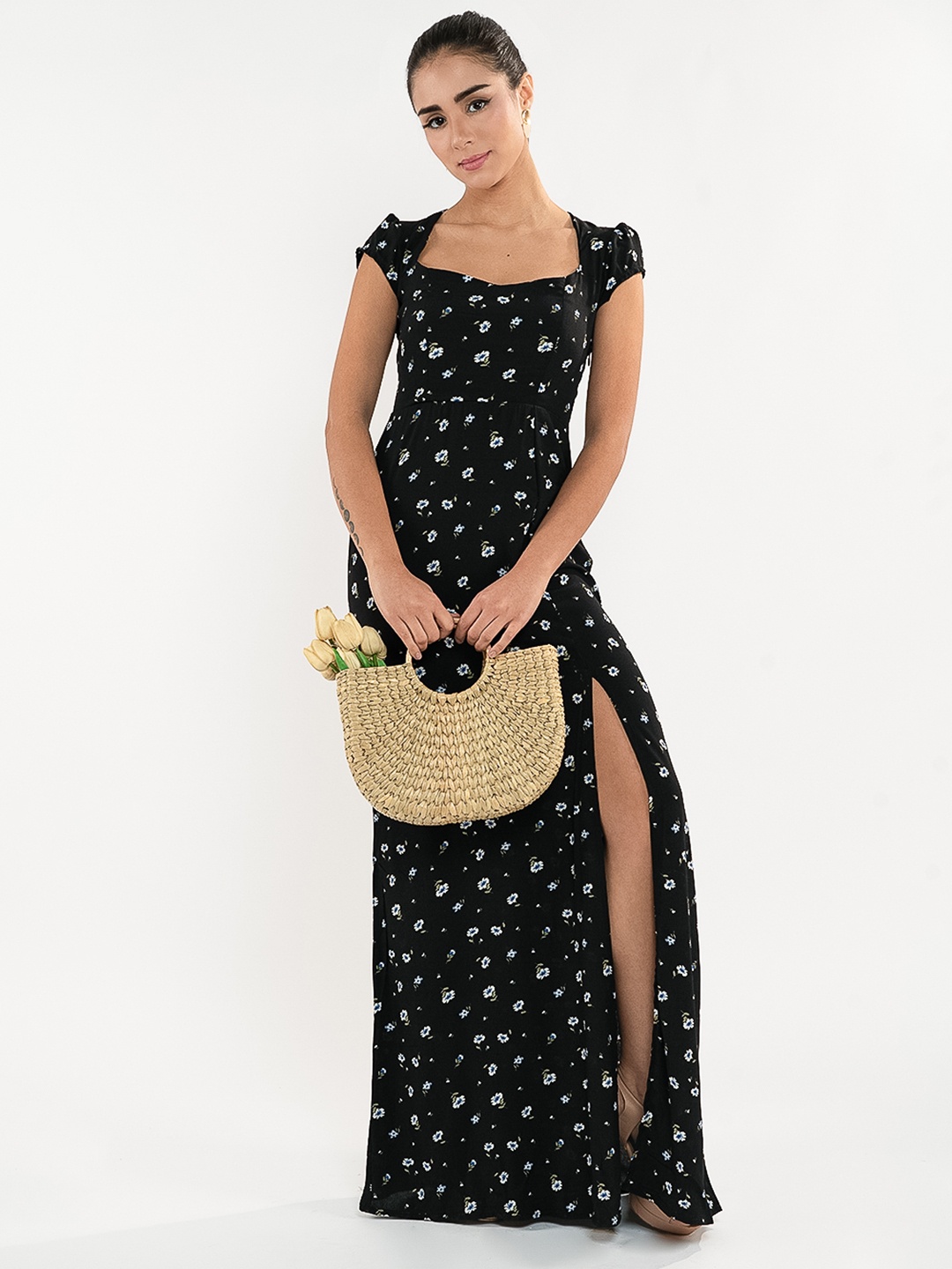 

Stylecast X Hersheinbox Floral Print High Slit Maxi Dress, Black