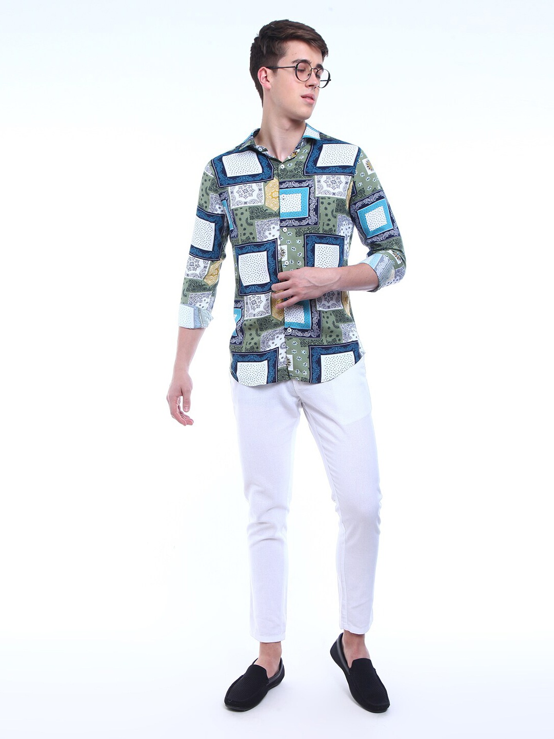 

FLY 69 Premium Slim Fit Ethnic Motifs Printed Casual Shirt, Green