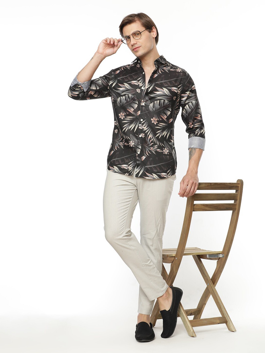 

FLY 69 Premium Slim Fit Floral Printed Spread Collar Casual Shirt, Black