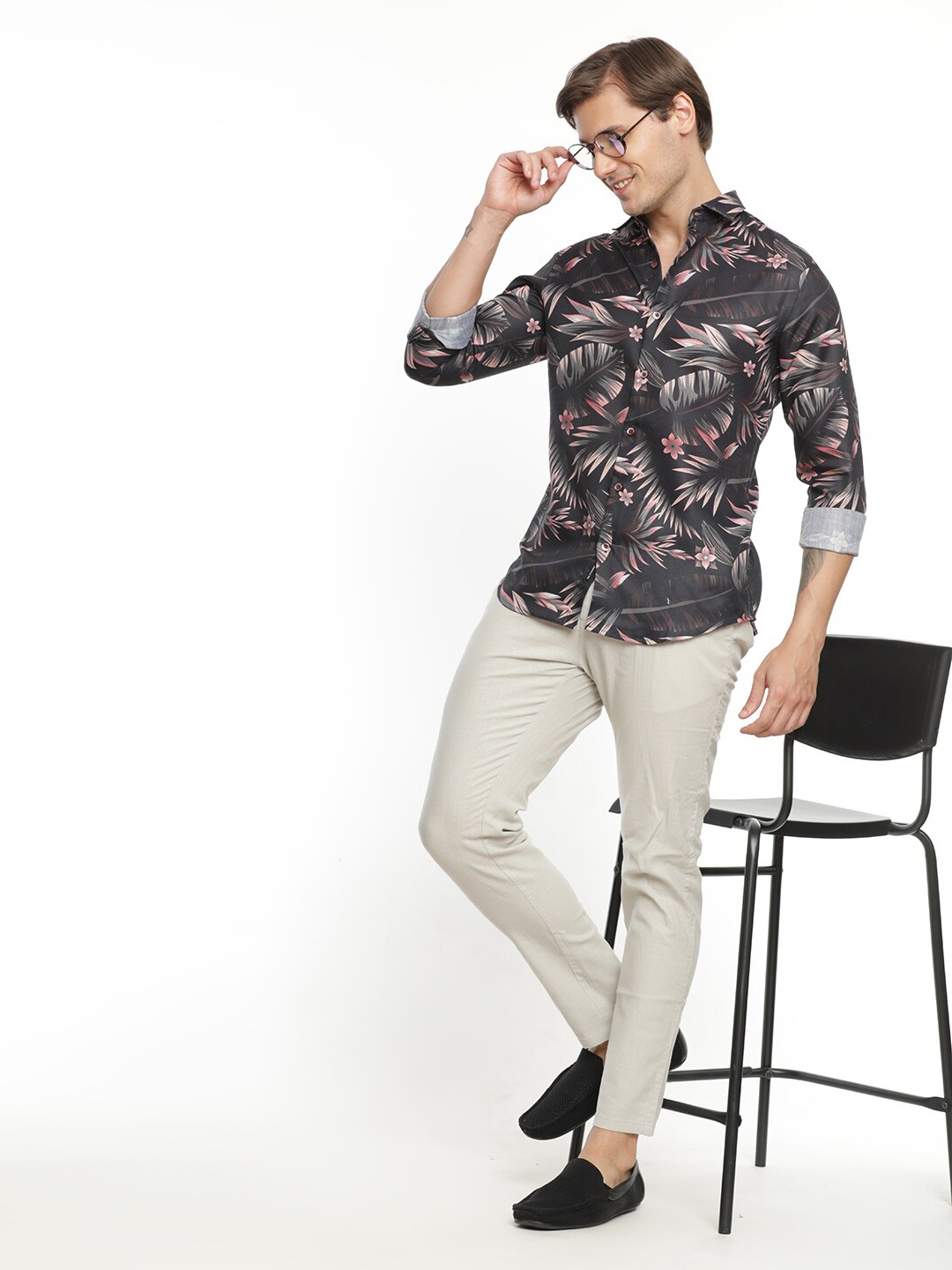 

FLY 69 Premium Slim Fit Floral Printed Spread Collar Casual Shirt, Navy blue