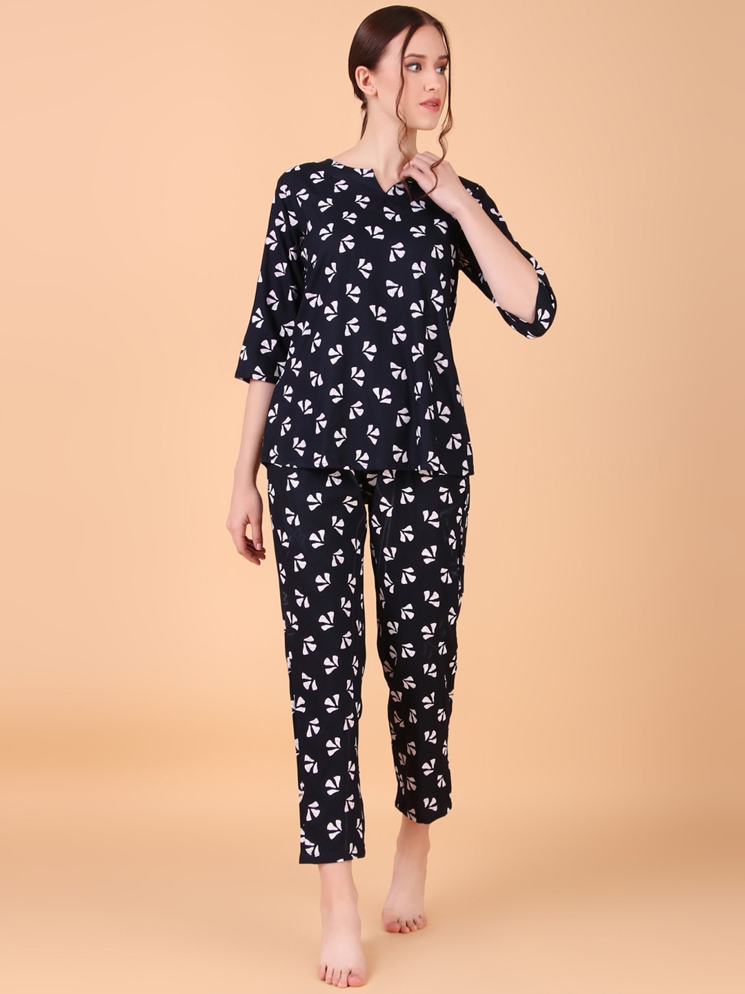 

Ichaa Floral Printed Notched Neck Top With Pyjamas, Navy blue