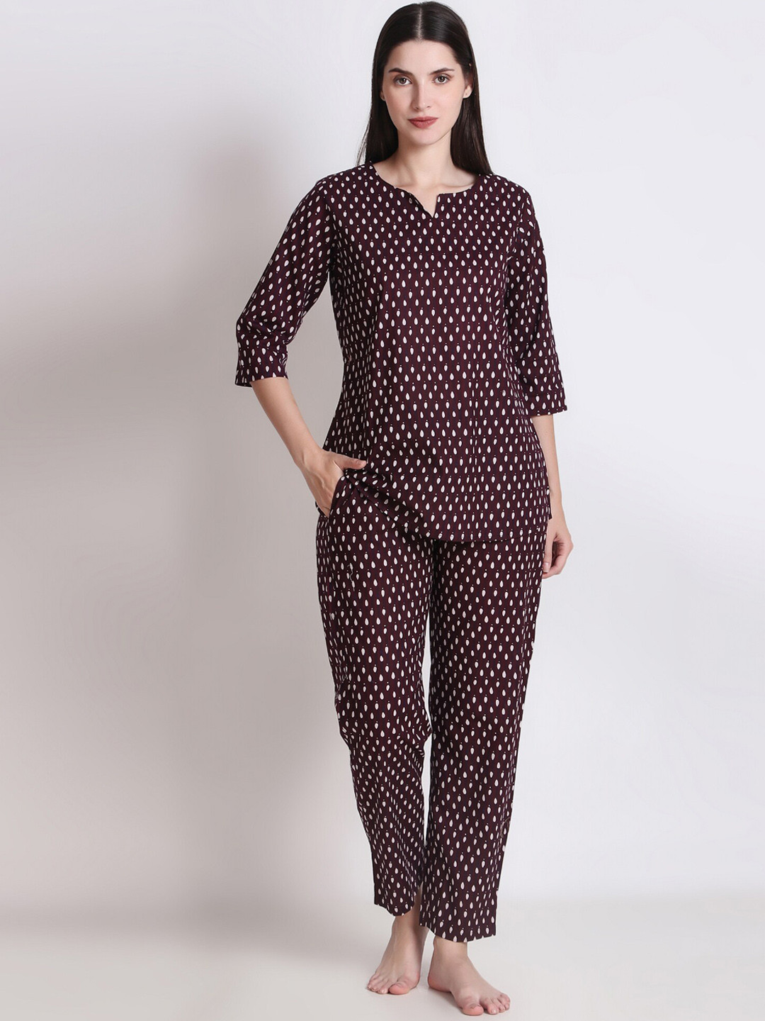 

Ichaa Geometric Printed Pure Cotton Night suit, Maroon