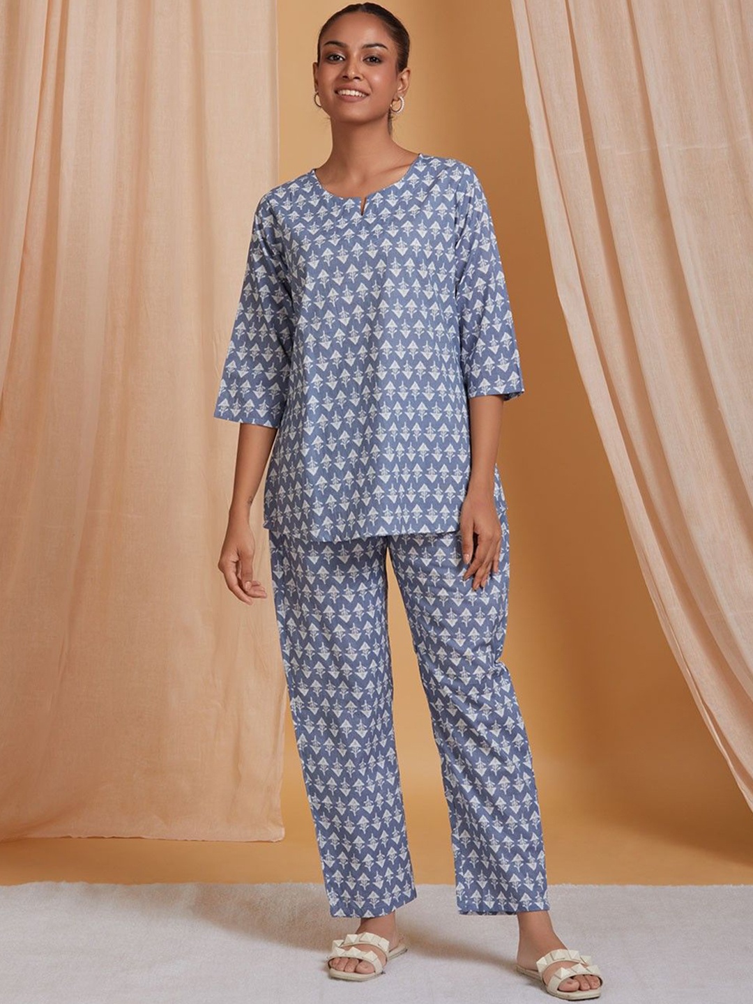 

Ichaa Ethnic Motifs Printed Notched Neck Top With Pyjamas, Grey