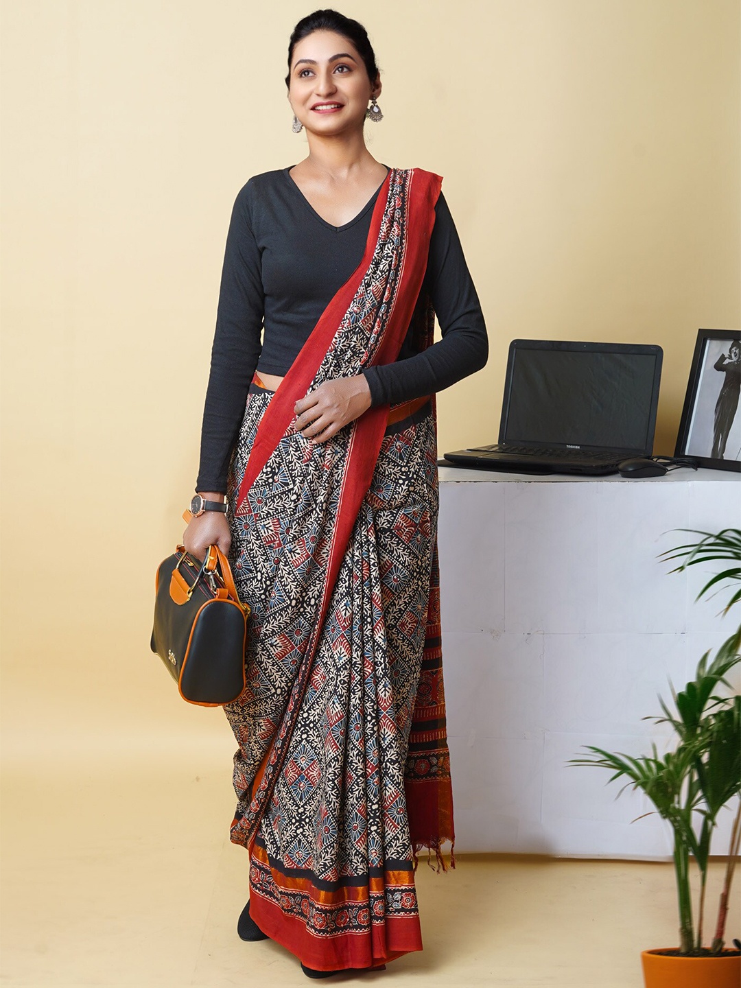 

Unnati Silks Ajrak Zari Handloom Block Print Saree, Black