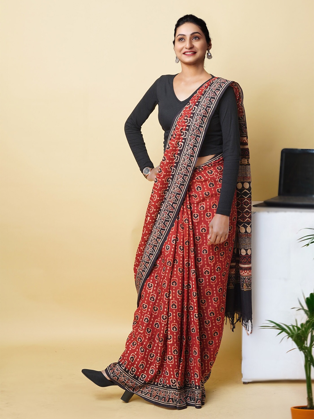 

Unnati Silks Ajrak Handloom Block Print Saree, Red