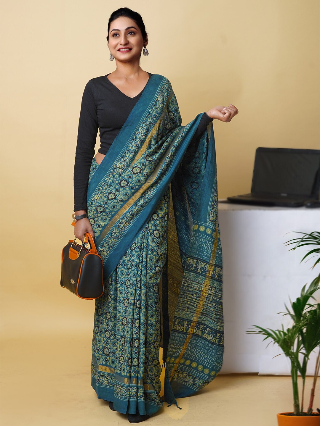 

Unnati Silks Ajrak Zari Handloom Block Print Saree, Blue