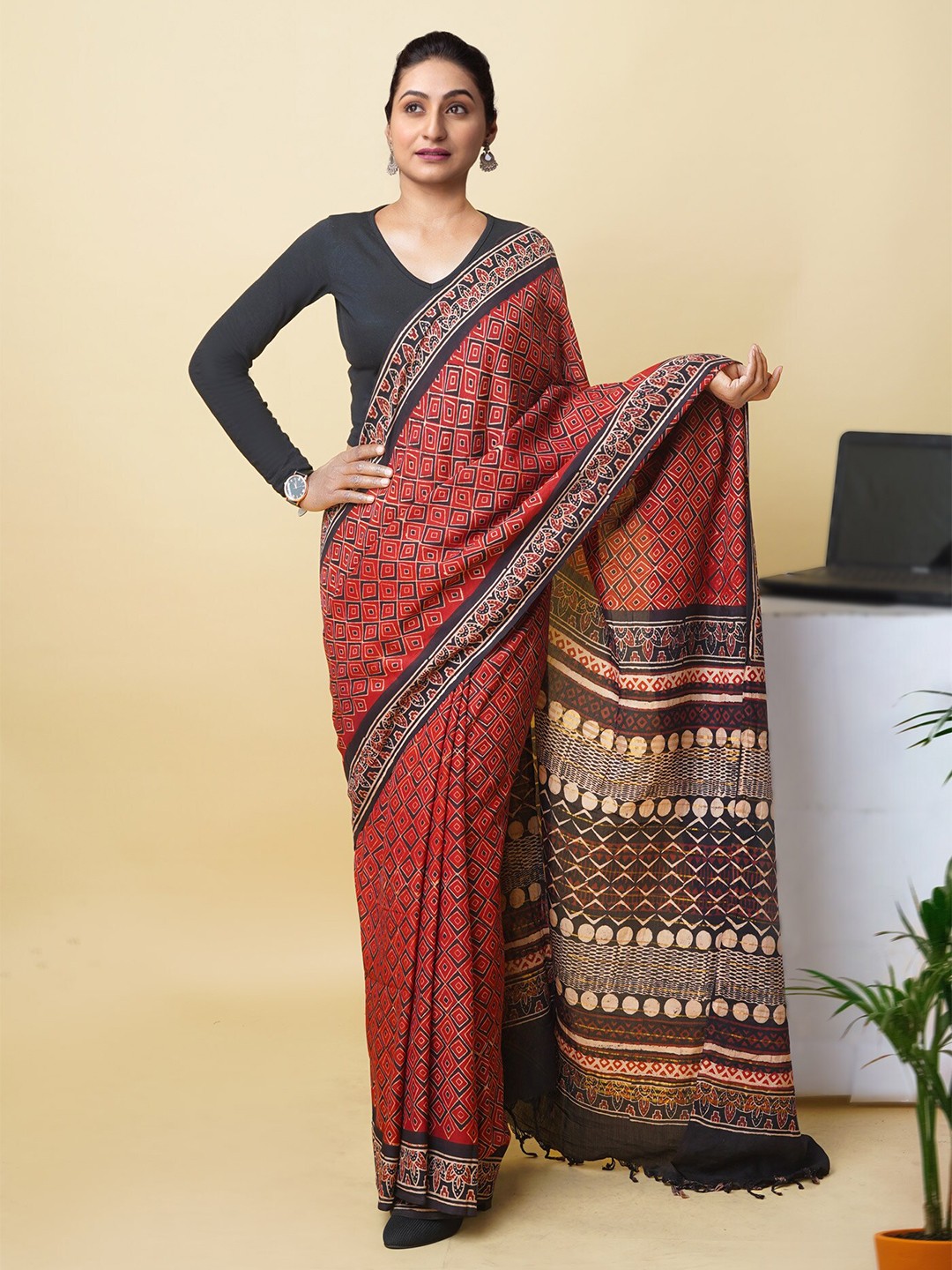 

Unnati Silks Ajrak Handloom Block Print Saree, Red