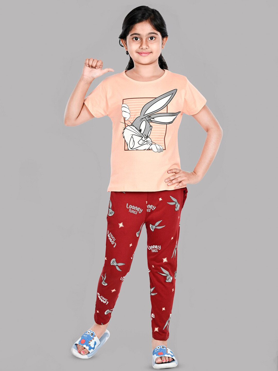 

DENIKID Girls Bugs Bunny Printed T-shirt with Pyjamas, Peach