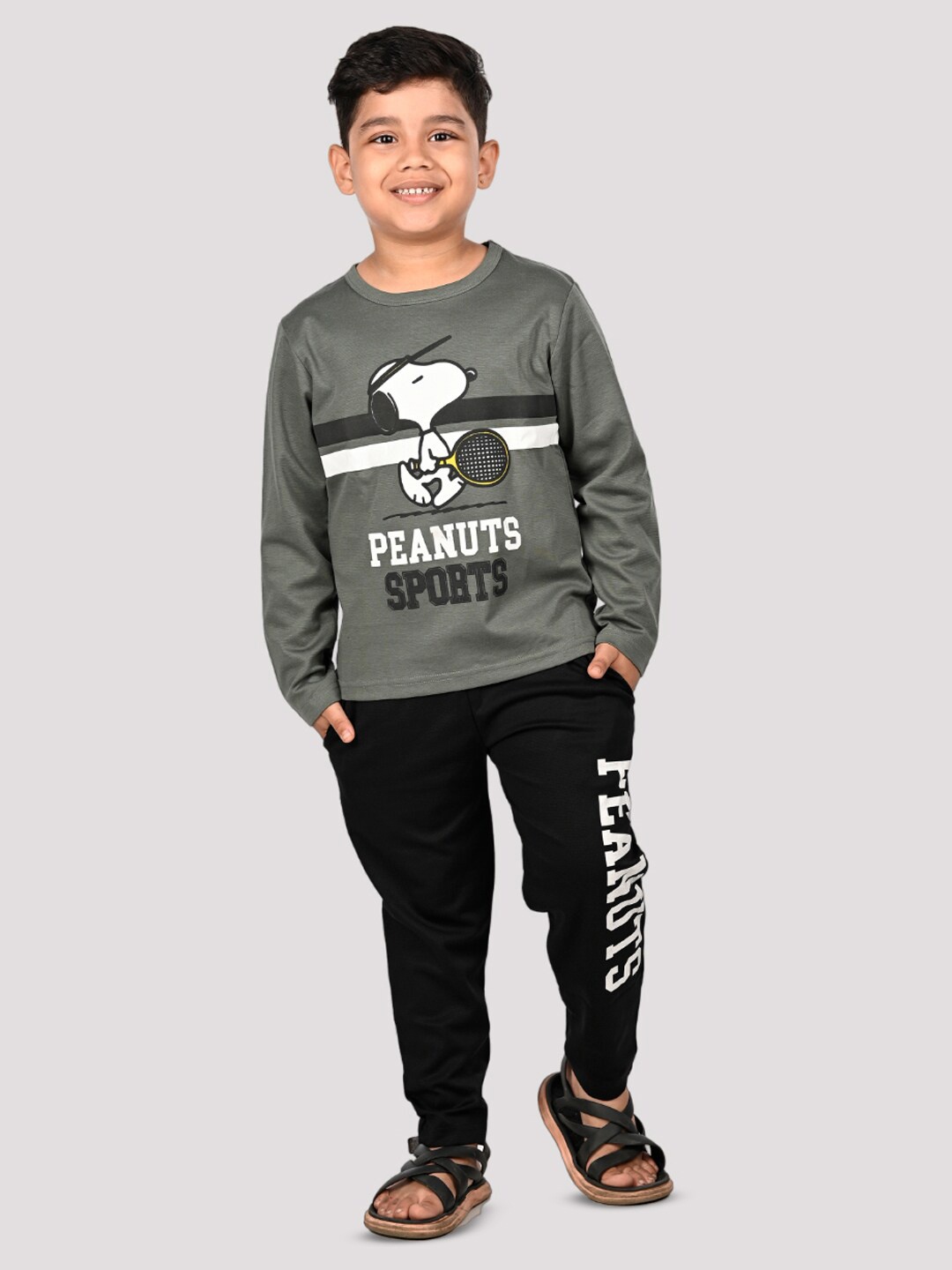 

DENIKID Boys Peanuts Printed Pure Cotton T-shirt with Pyjamas, Green