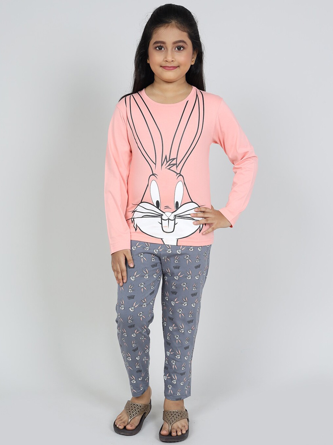 

DENIKID Girls Bugs Bunny Printed T-shirt with Pyjamas, Peach