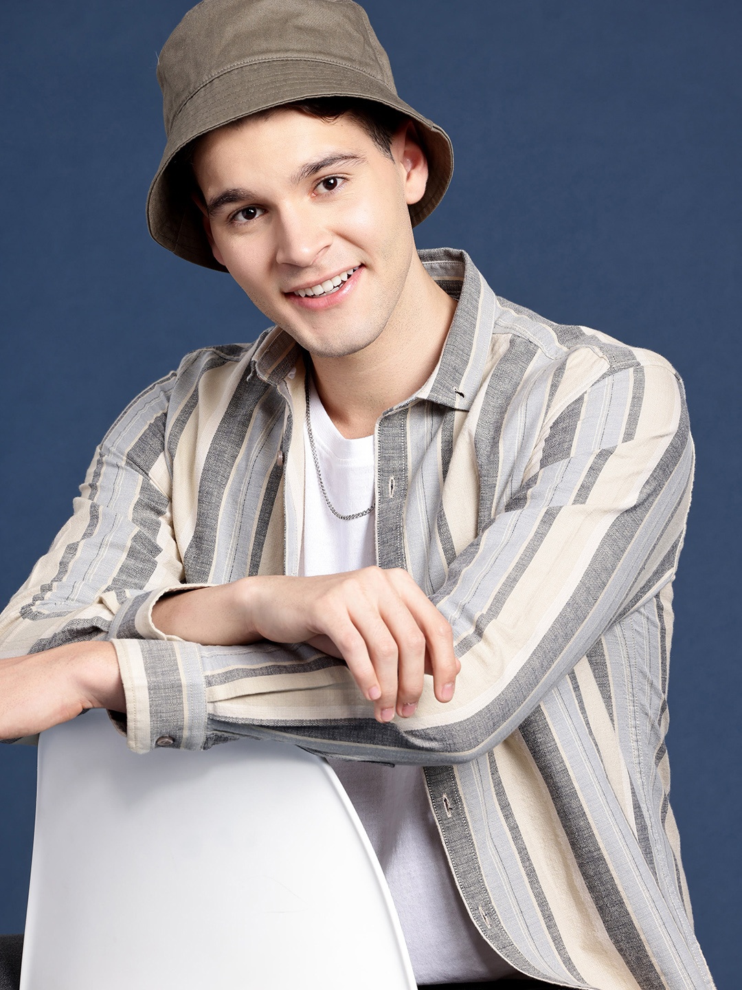 

Mast & Harbour Men Standard Striped Casual Shirt, Beige