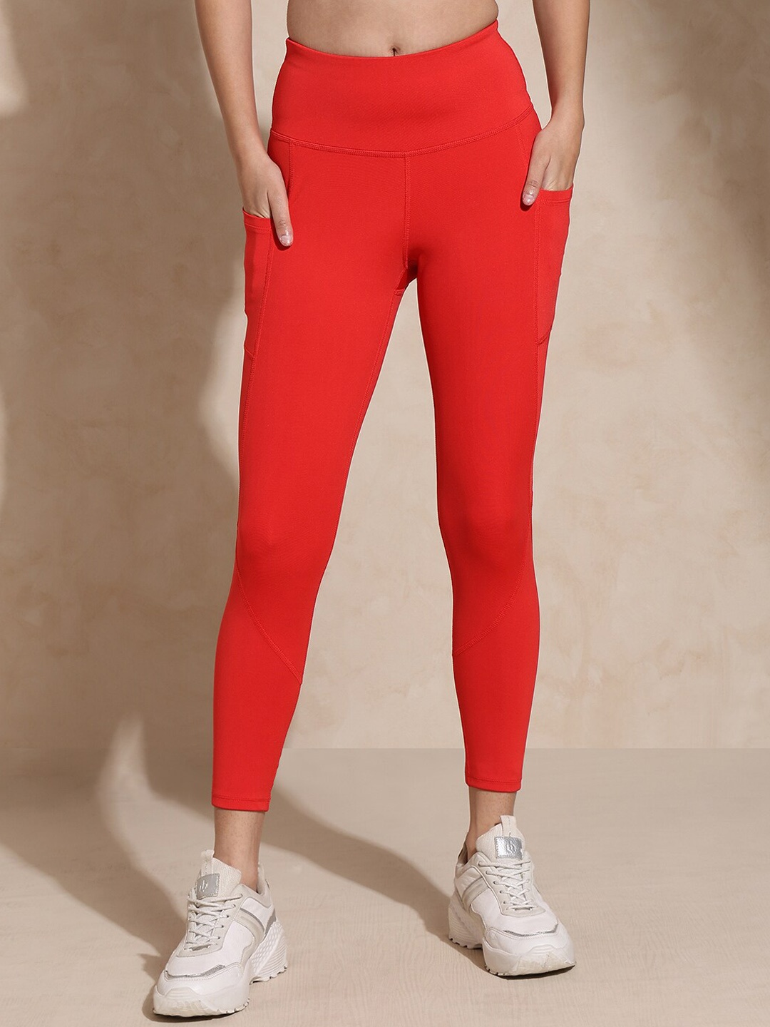 

Silvertraq Ankle Length Leggings, Red