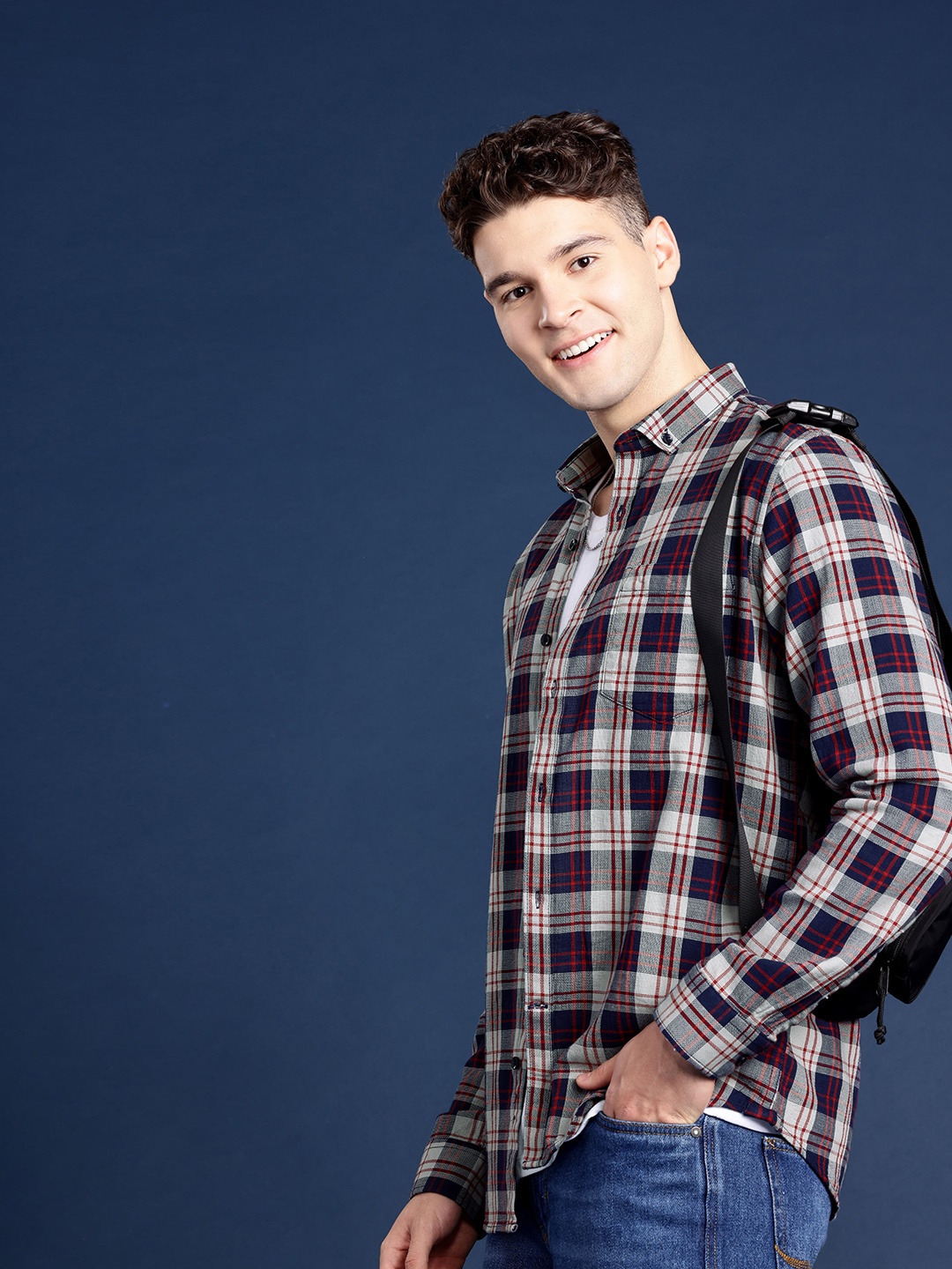 

Mast & Harbour Men Standard Checked Casual Shirt, Blue