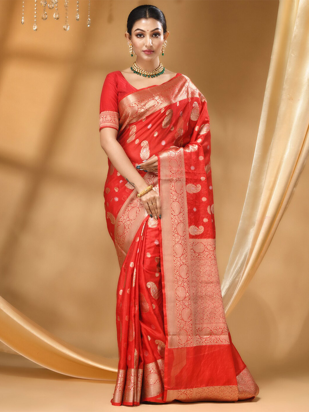 

HOUSE OF BEGUM Paisley Woven Design Zari Detailed Banarasi Saree, Red
