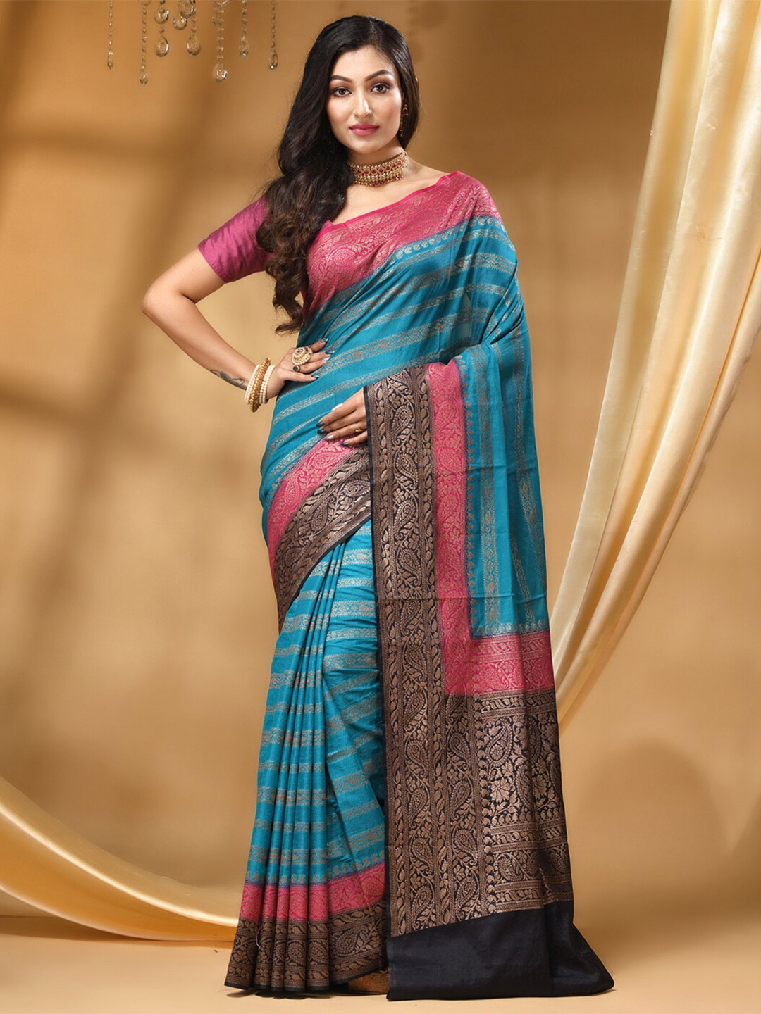 

HOUSE OF BEGUM Striped Zari Detailed Banarasi Saree, Blue