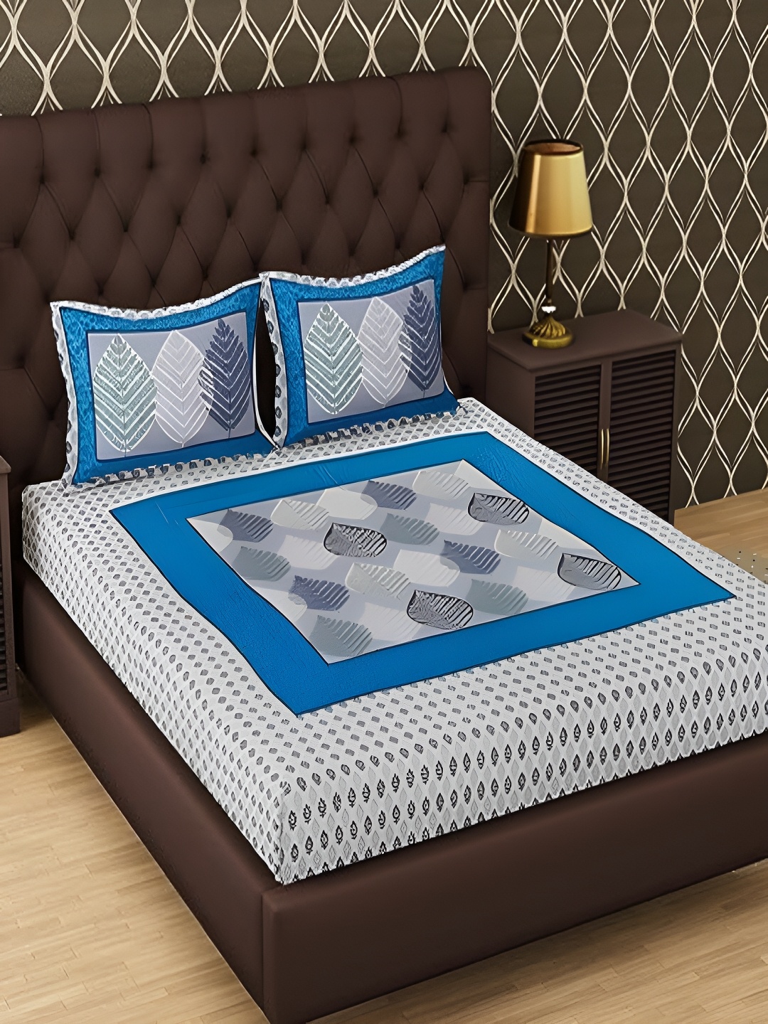 

Runjhun Blue & White Ethnic Motifs Pure Cotton 180 TC Queen Bedsheet With 2 Pillow Covers