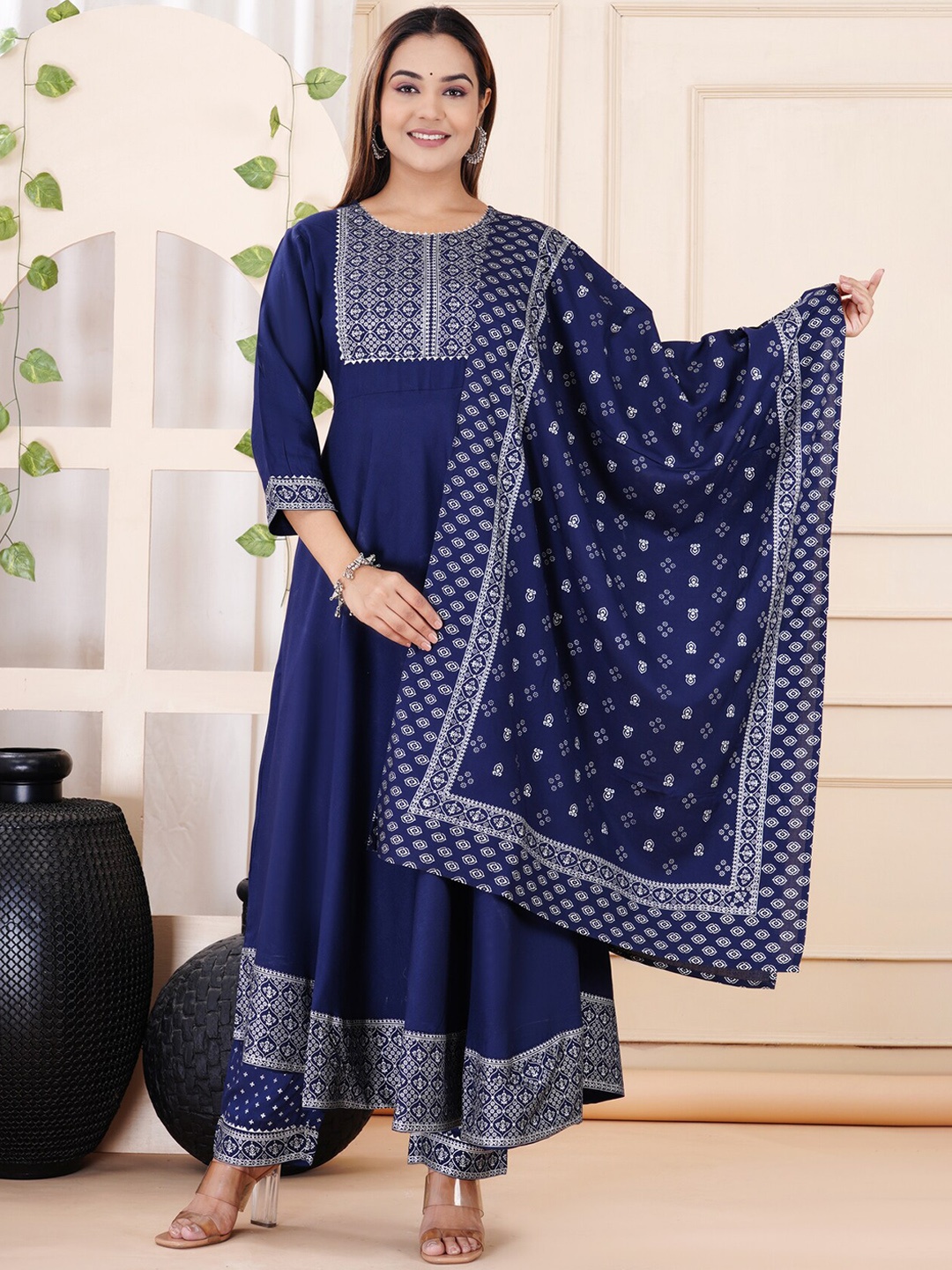 

HEERAJI Floral Printed Empire Gotta Patti Kurta With Palazzo & Dupatta, Blue